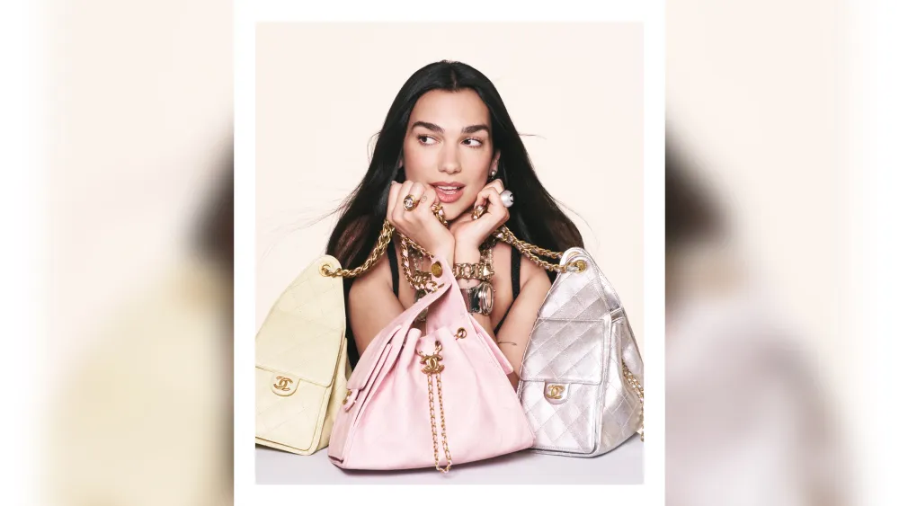 Dua Lipa, Yeni Chanel 25 Çantanın Yüzü Oldu